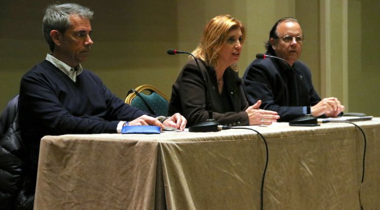 D'esquerra a dreta, l'enginyer municipal Martí Pou, l'alcaldessa, Marta Felip i el regidor de Serveis Urbans, Quim Felip. ACN