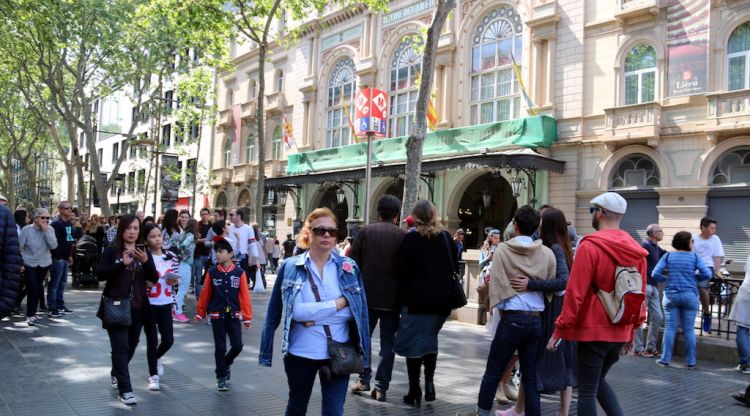 Les Rambles de Barcelona amb el Gran Teatre del Liceu al fons (arxiu). ACN