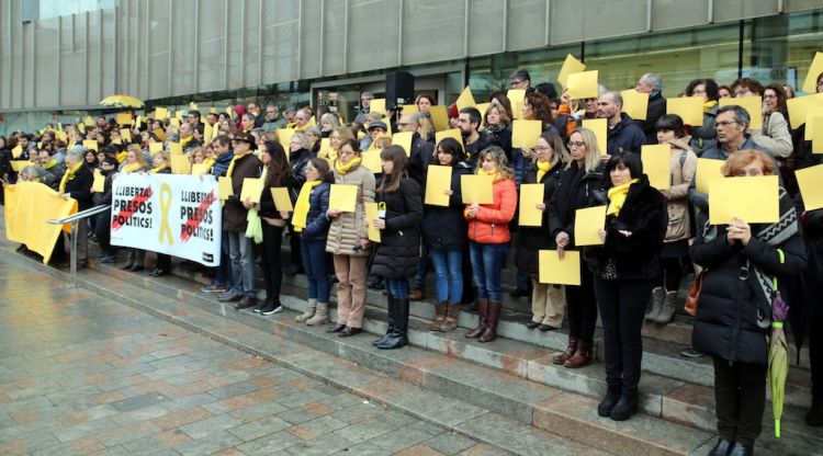 La concentració dels treballadors de la Generalitat a Girona per exigir l'alliberament dels presos. ACN