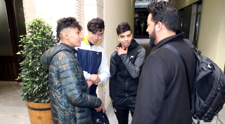 Tres dels joves extutelats per la DGAIA que viuen al carrer a Girona. ACN