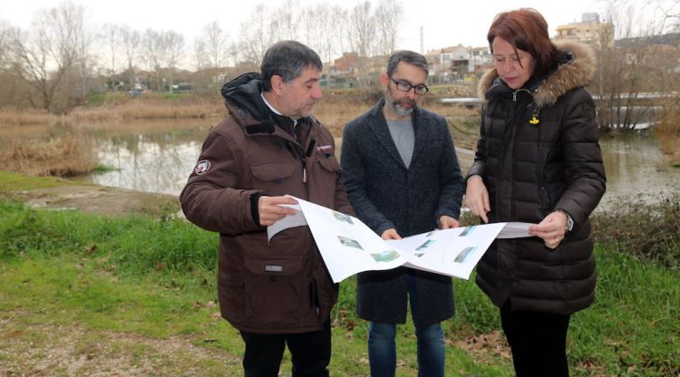 L'alcaldessa de Girona, Marta Madrenas, i els regidors d'Urbanisme i d'Hàbitat Urbà, Narcís Sastre i Joan Alcalà. ACN