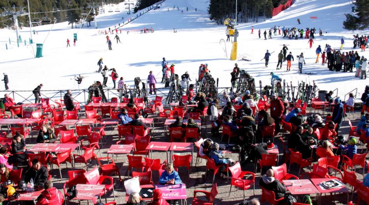 La terrassa del restaurant de Masella on es podria haver produït l'infecció. ACN