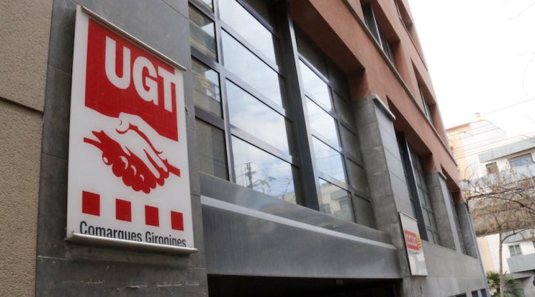 El cartell d'entrada a la seu de la UGT a Girona. ACN