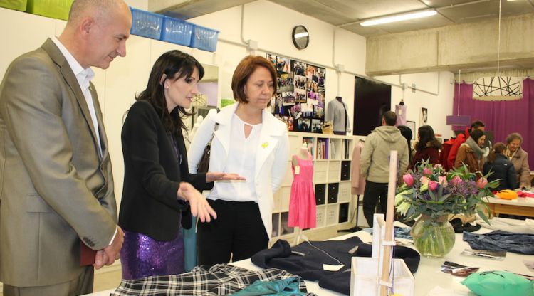 Sílvia Castelló amb Marta Madrenas, ahir a la inauguració