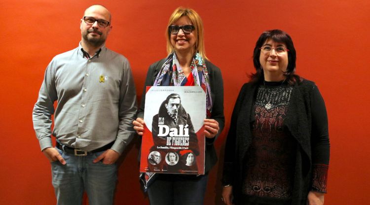 D'esquerra a dreta; Eduard Bech, Marta Felip i Mariona Seguranyes. ACN