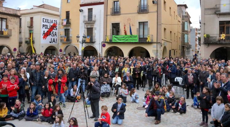 La Plaça de la Vila d'Amer durant la concentració. ACN