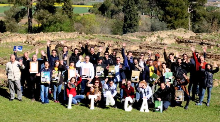 Foto de família de presentació de la sisena edició del festival Ítaca. ACN