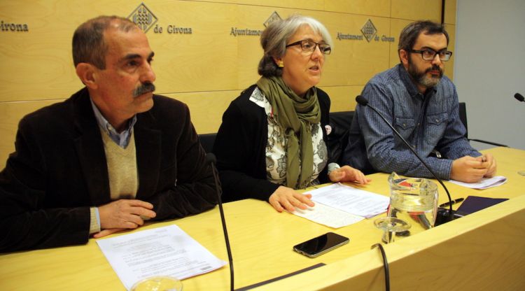 Pere Albertí, Maria Mercè Roca i Martí Terés en una roda de premsa el març de 2016. ACN