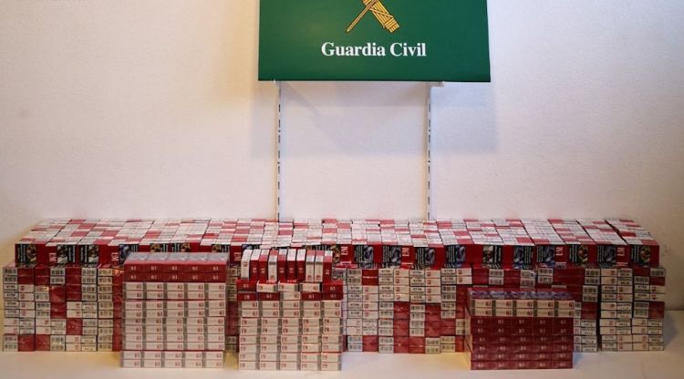 Els paquets de tabac que la Guàrdia Civil va comissar en un control a La Jonquera