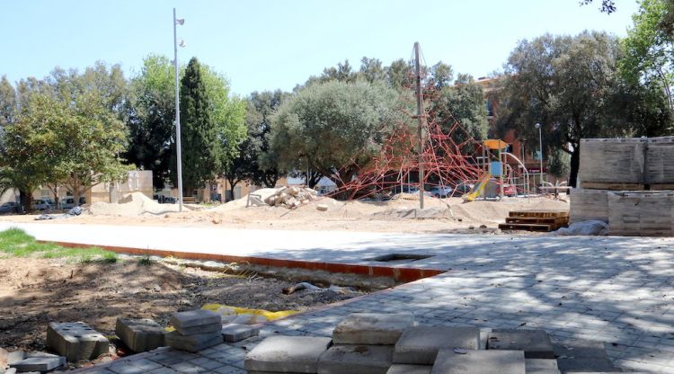 Els treballs que han quedat aturats a la plaça Josep Tarradellas de Figueres. ACN