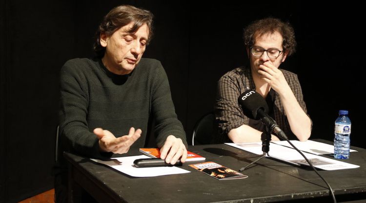 Ferran Joanmiquel (esquerra), coordinador del cicle Verbatim, i el director Llàtzer Garcia. ACN