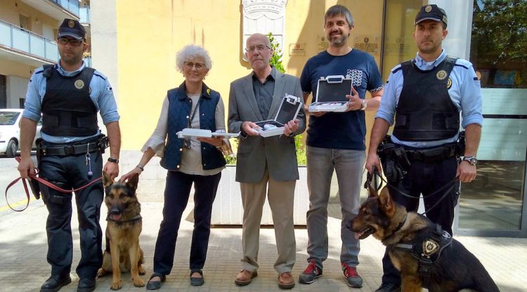 L'acte de presentació dels lectors de micro-xips