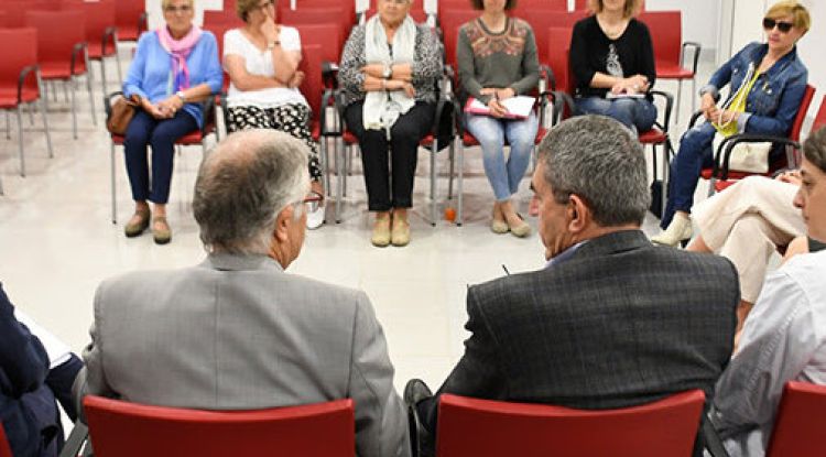 La trobada de professionals per avaluar els resultats del programa a Figueres. ACN