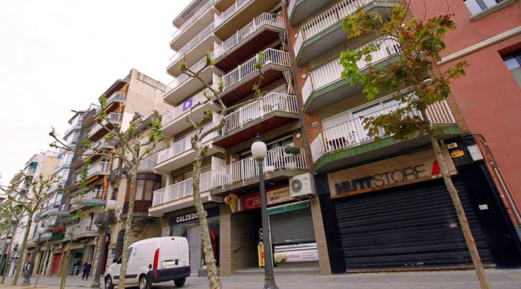 Edifici del Passeig de Dintre de Blanes on van passar els fets aquest dijous. ACN