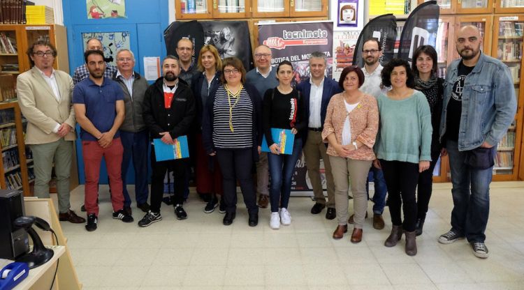 Acte de signatura del conveni per oferir el cicle formatiu d'electromecànica a l'institut Monturiol