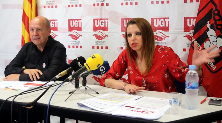 El secretari general de la UGT a les comarques gironines, Xavier Casas, i la secretària de Política Sindical Núria Gilgado. ACN