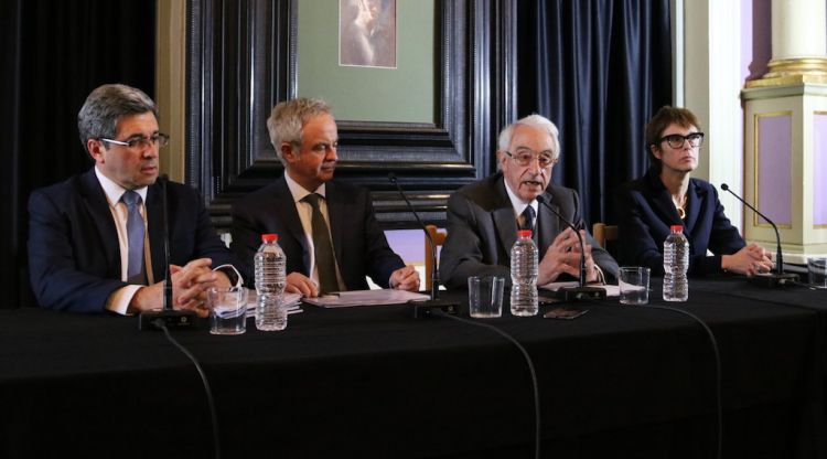 Joan Manuel Sevillano, Lluís Peñuelas, Jordi Mercader i Montse Aguer durant la presentació de la memòria dels Museus Dalí. ACN