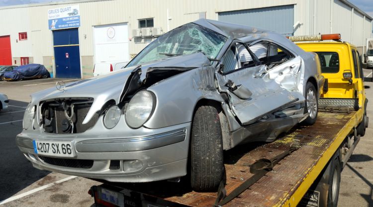 El cotxe en què viatjava la víctima mortal de l'accident de trànsit d'aquest matí. ACN