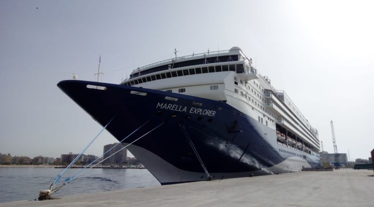 El Marella Explorer, aquest matí al port de Palamós