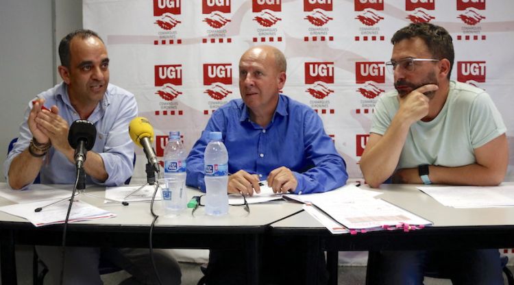 Els representants d'UGT a Girona i d'AMIC-UGT aquest matí. ACN
