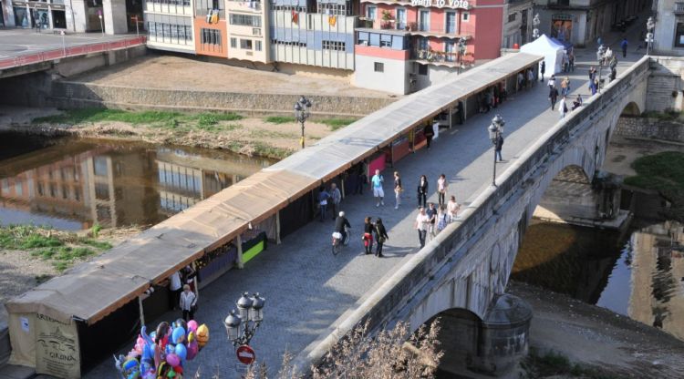 El Pont de Pedra és una de les localitzacions escollides. Fem Girona