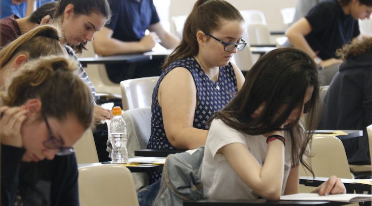 Una de les aules de la UdG que acull les Proves d'Accés a la Universitat (PAU) a la Facultat de Ciències Econòmiques. ACN