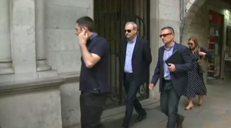 El fiscal anticorrupció arribant a l'Ajuntament de Girona. TV3