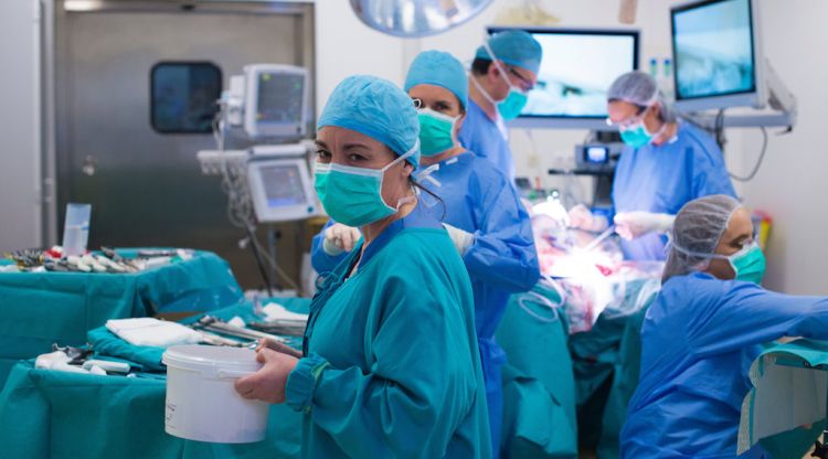 Imatge d'una operació a l'hospital Santa Caterina de Salt