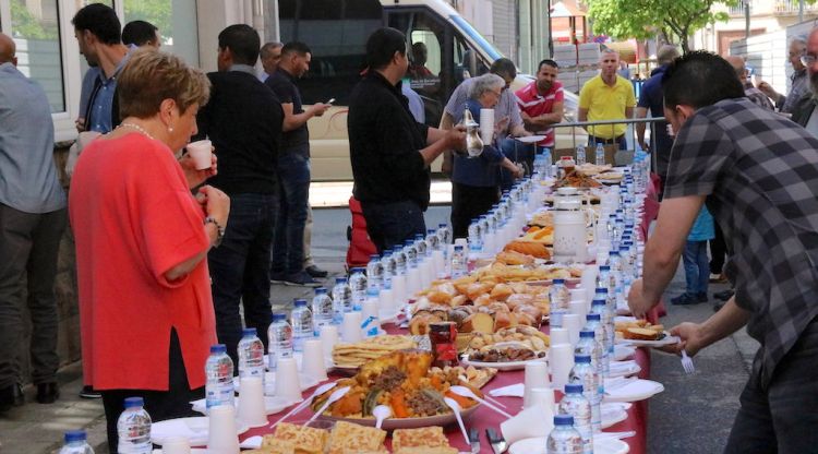 La taula amb l'esmorzar preparat. ACN