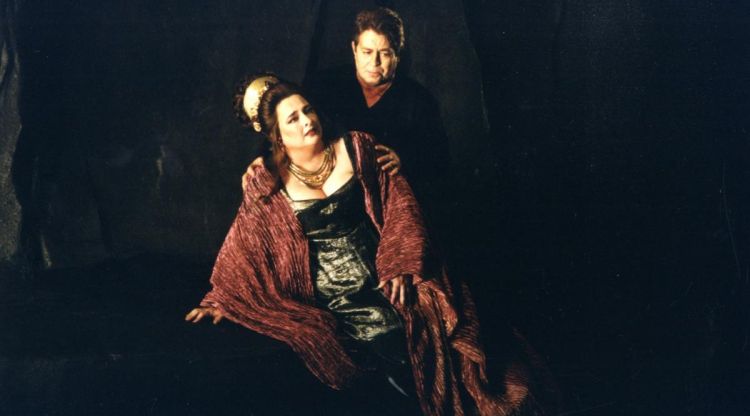 Respresentació de La Favorite el 2002 al Liceu. A. Bofill