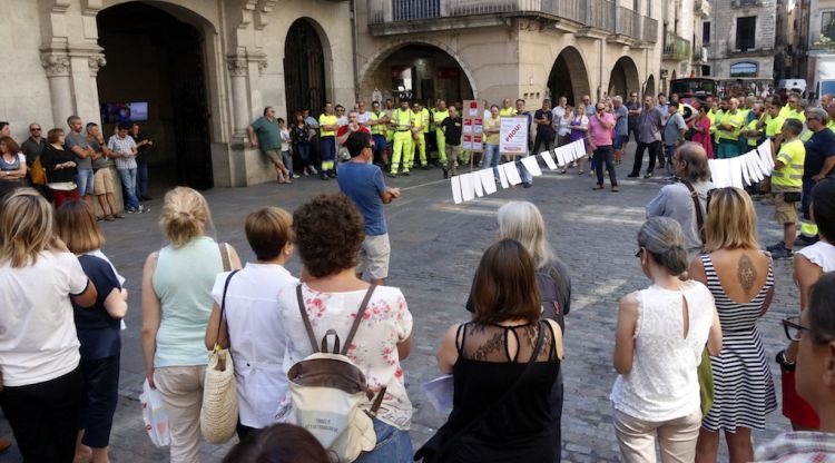 La concentració sorollosa d'avui ha aplegat uns 150 treballadors. ACN