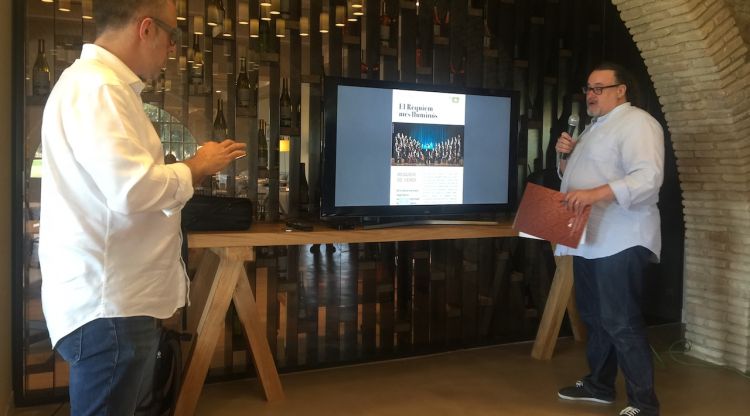 Dani Chicano (dreta), durant la presentació ahir de la nova guia