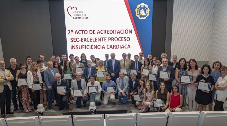 Els representants dels centres hospitalaris que han rebut l'acreditació de la Societat Espanyola de Cardiologia
