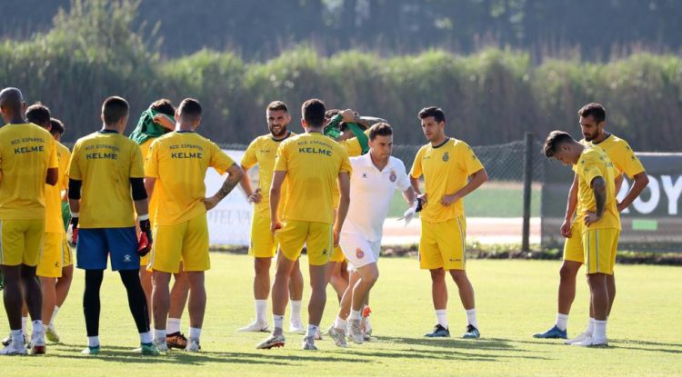 Els jugadors de l'Espanyol entrenant abans del partit de demà. RDC Espanyol