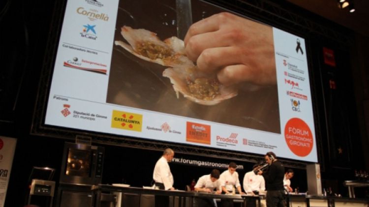 El cap de cuina de Can Fabes, Xavier Pellicer, durant l'homenatge a Santi Santamaria al Fòrum Gastronòmic de Girona. ACN