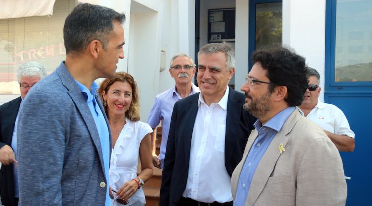 El director general de Transports, Pere Padrosa; l'alcalde de Sant Feliu de Guíxols, Carles Motas, i el secretari d'Infraestructures, Isidre Gavín. ACN