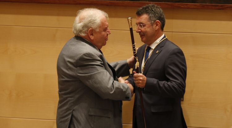 Presa de possessió del president de la Diputació de Girona, Miquel Noguer, acompanyat del vicepresident Fermí Santamaria. ACN