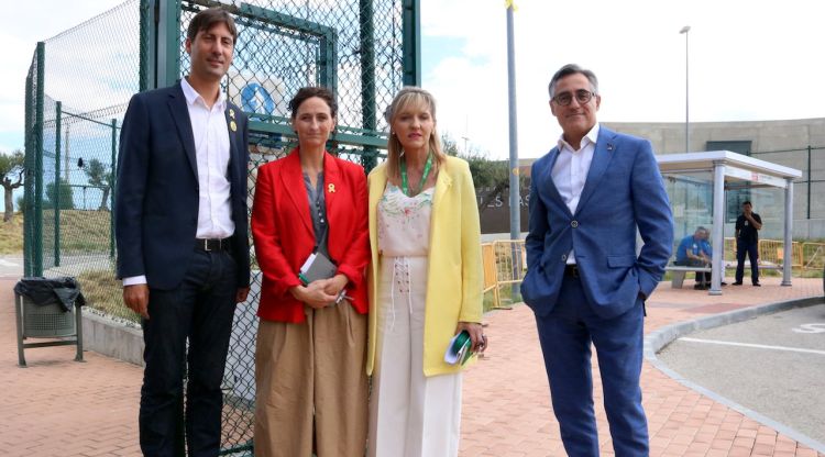 D'esquerra a dreta, els eurodiputats Jordi Solé, Lynn Boylan, Martina Anderson i Ramon Tremosa a la presó del Puig de les Basses de Figueres. ACN