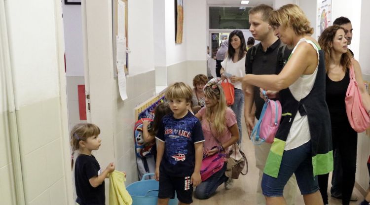 L'Arlet a les portes de la classe de P3. ACN