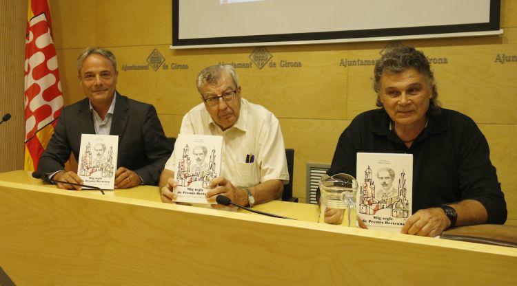 Presentació del llibre que resumeix els 50 anys de vida dels premis Prudenci Bertrana. ACN