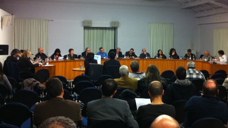 Un moment del plenari municipal celebrat ahir a la nit a l'Ajuntament de Blanes © M. Gamisans