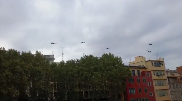 Els helicòpters sobrevolant Girona. Àngel Rodríguez