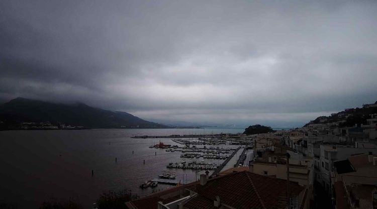 Imatge que presentava Port de la Selva a les 10 del matí d'avui. Meteo Port de la Selva