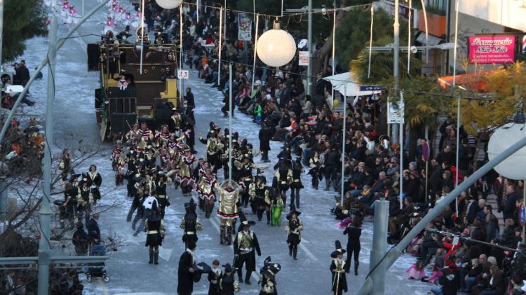 Una de les carrosses participants al carnaval de Platja d'Aro © ACN