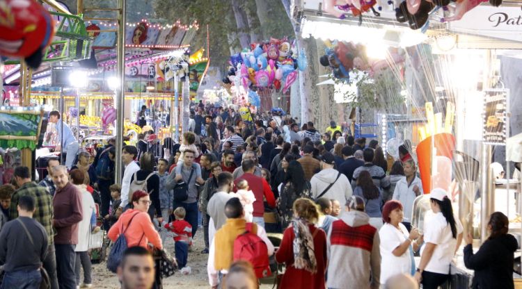 El Parc de la Devesa ple de gent aquest divendres passat. ACN