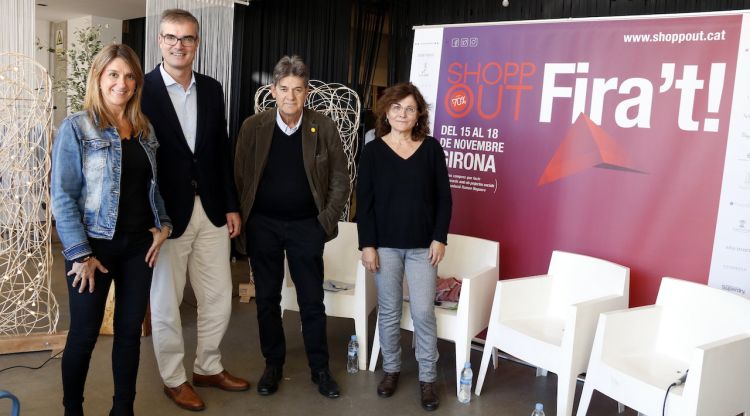Les autoritats que han presentat la 12a edició del Shopp Out de Girona. ACN