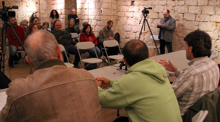 Un moment del ple extraordinàri de Bellcaire d'Empordà on s'ha aprovat suspendre la tramitació del projecte. ACN