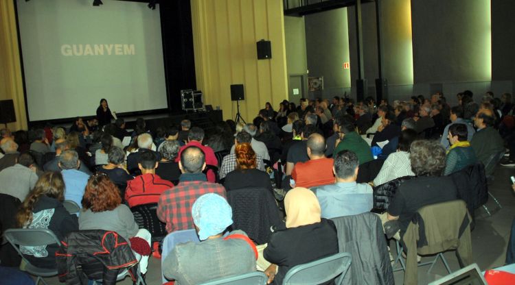 L'assamblea oberta que Guanyem Girona ha celebrat aquest vespre. ACN