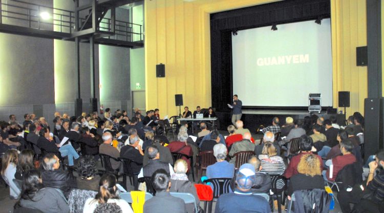 Pla general de l'assamblea que Guanyem Girona d'abans d'ahir