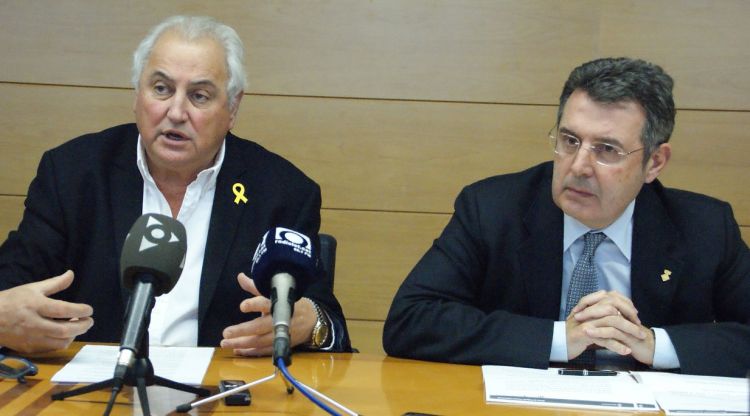 L'alcalde d'Olot, Josep Maria Corominas, i el president de la Diputació de Girona, Miquel Noguer durant la presentació